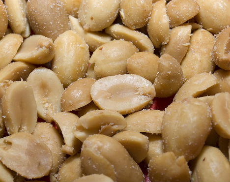 non-vegan-foods-packaged-peanuts