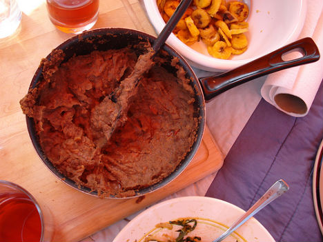 non-vegan-foods-refried-beans-lard