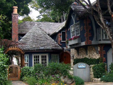 fairytale-cottages-carmel-sea