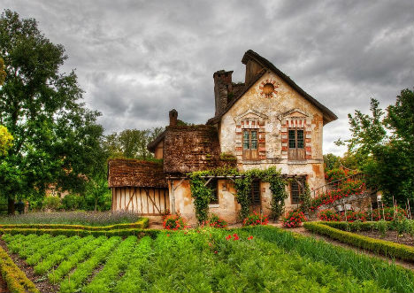 fairytale-cottages-queens-hamlet
