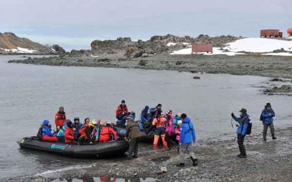 Chinese weddings in Antarctica