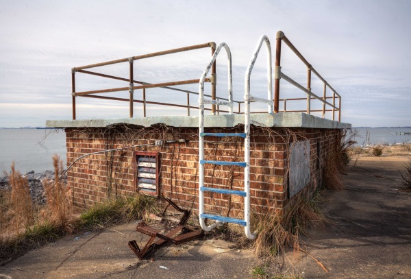 abandoned swimming pool 1