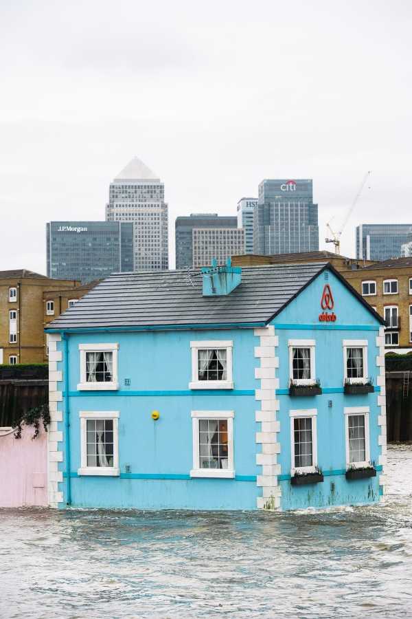 Airbnb Floating House wenn22501281