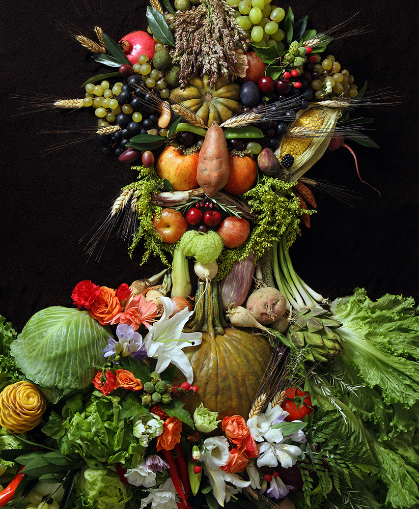 Sculptor crafts odd busts from organic refuse...
