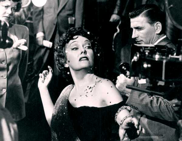 Norma-Desmond-closeup