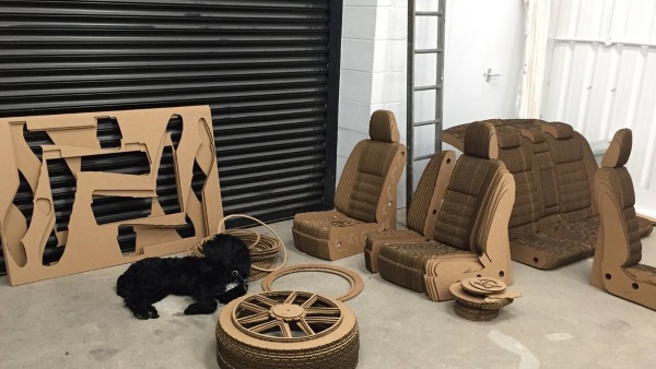 Lexus-cardboard-car-12