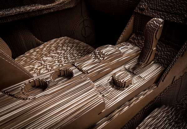 Lexus-cardboard-car-2