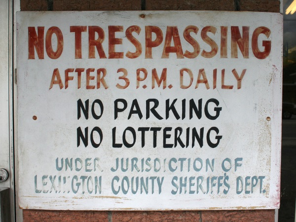 Litteracy: Creative International No-Littering Signs