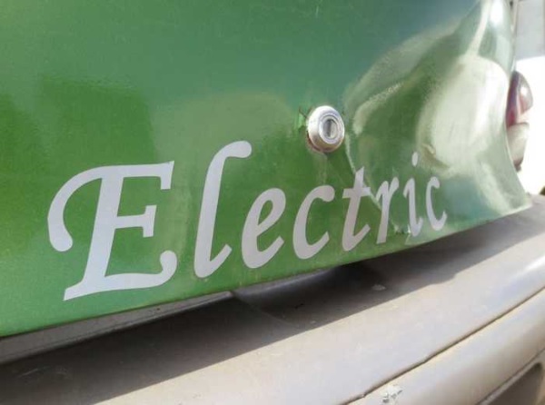 abandoned-electric-car-geo1d