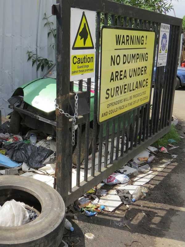 abandoned-electric-car-london3