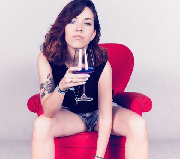 blue_wine_10