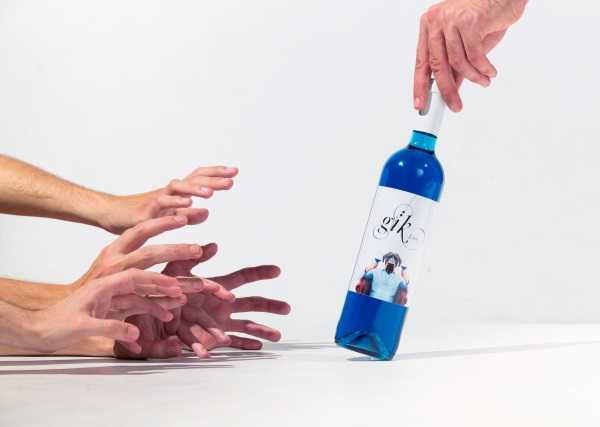 blue_wine_2