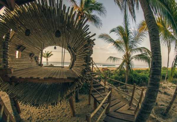 cylindrical-treehouse-3