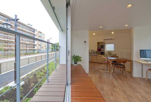 narrow-house-windows-1