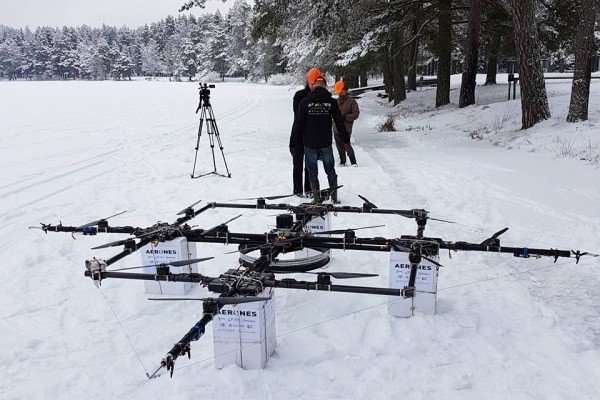 Spin Doctor: Drone Cleans Dirty Wind Turbines