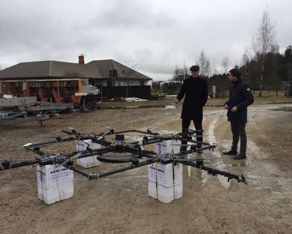 Spin Doctor: Drone Cleans Dirty Wind Turbines
