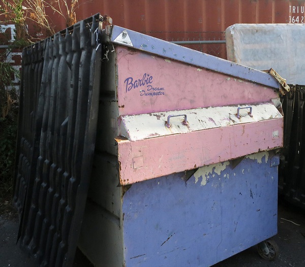 Dumpster Divine: 7 Distinctly Decorated Dumpsters