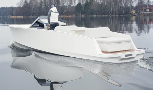 Quite Quiet: Q30 Zero-Emissions Electric Motorboat