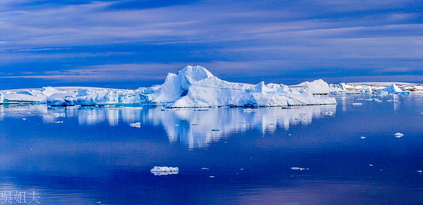 Frozen Grins: 10 Cool & Creepy Iceberg Faces