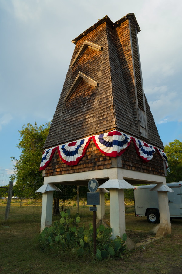 Bats Motel: Giant Bat Roosts Were Ahead Of Their Time