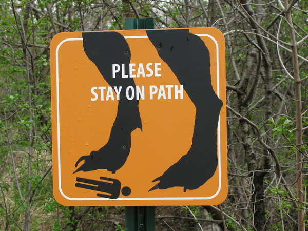 Crunch Time: 10 ‘Do Not Feed The Animals’ Zoo Signs