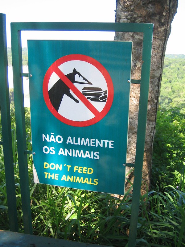 Crunch Time: 10 ‘Do Not Feed The Animals’ Zoo Signs