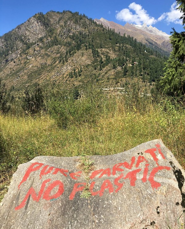 Garbage Baggage: 10 International ‘No Plastic Bags’ Signs