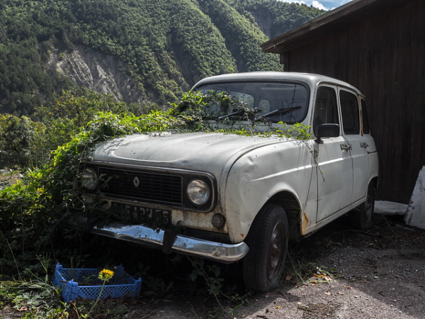 Vine Driving: 10 More Overgrown Abandoned Vehicles